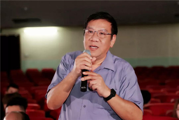 雷务武教授看完该剧后认为,整部剧能够将广艺的历史搬上舞台并很好地