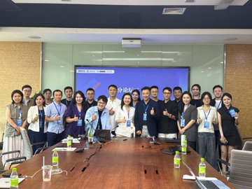 影视与传媒学院师生参加“重构…